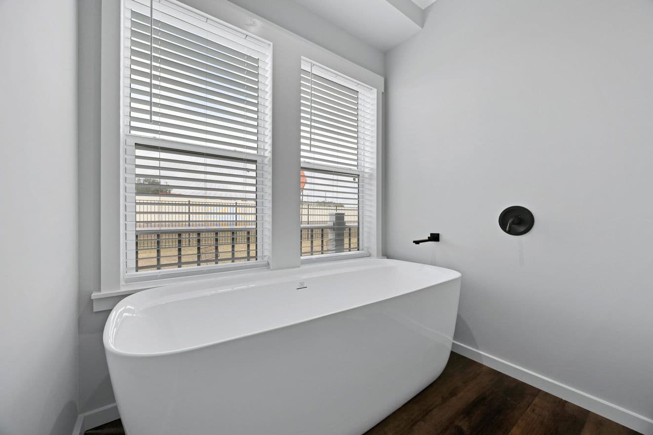 The draper | 40764a | hud bathroom home features