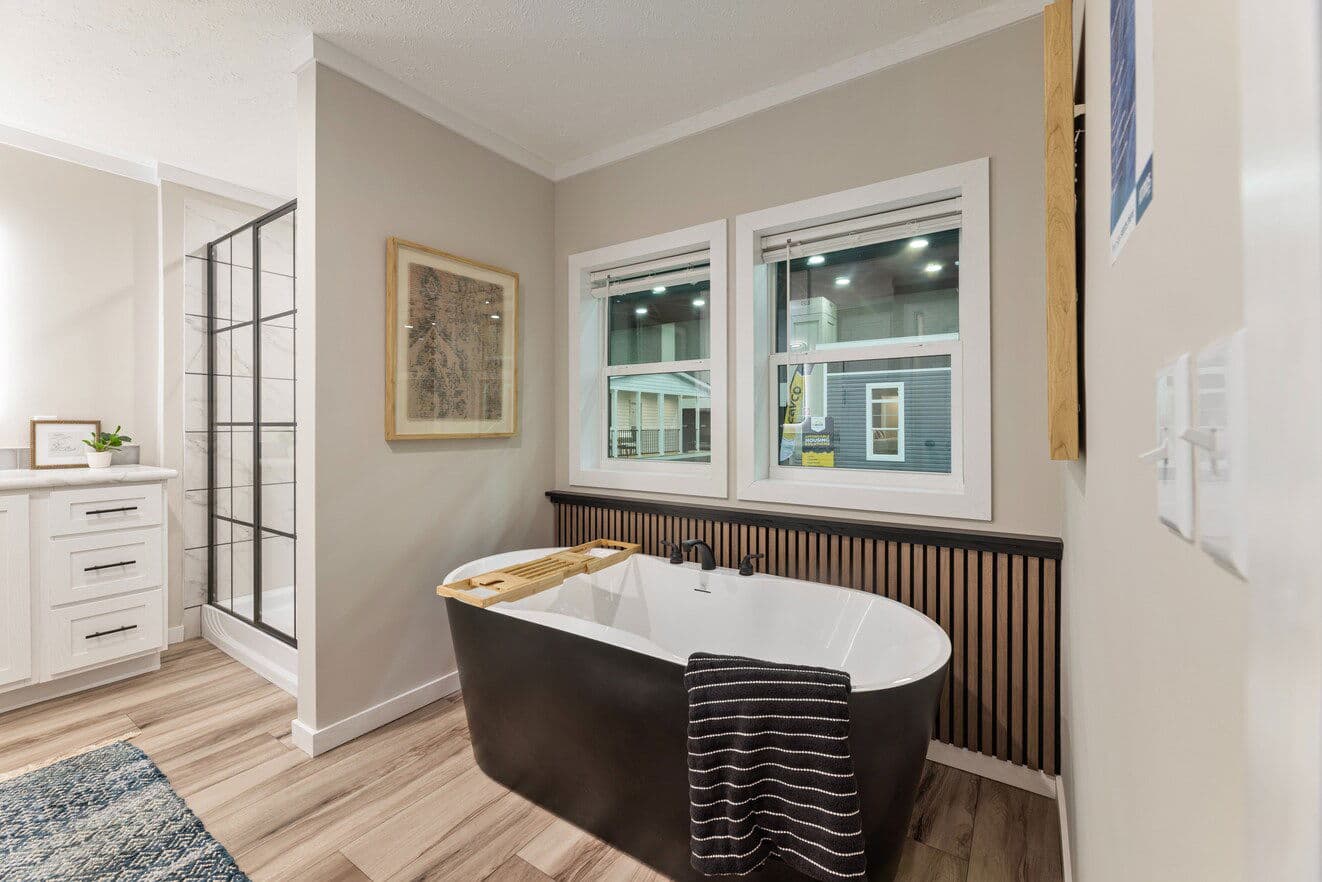 The atmos | 28603n | hud bathroom home features