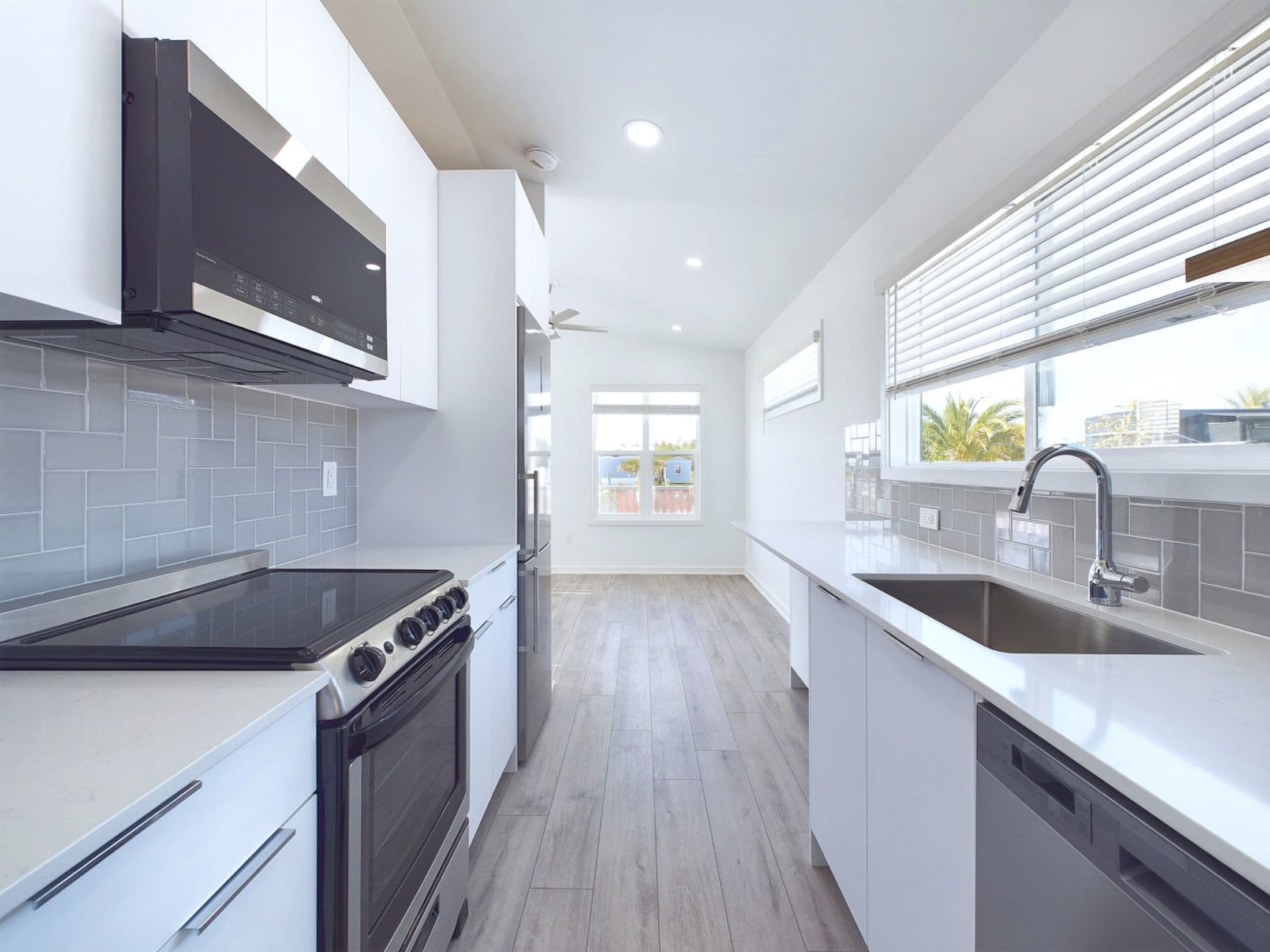 Salt rock interior and kitchen home features