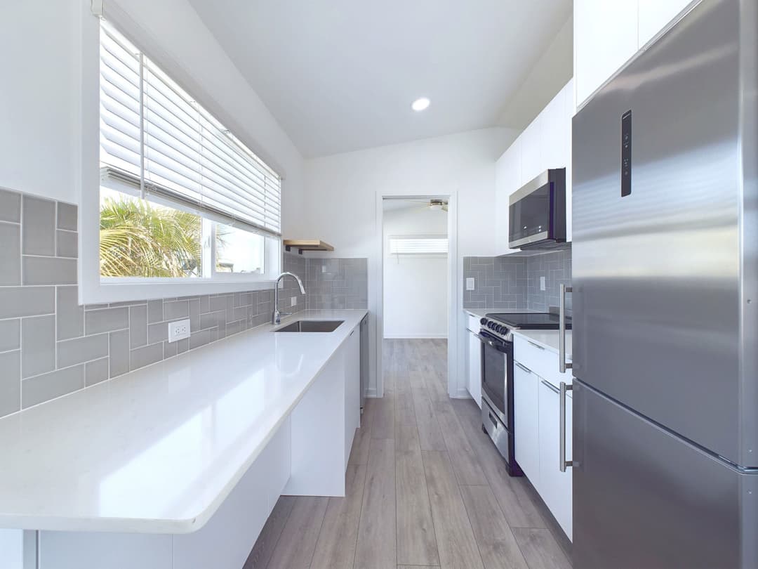 Salt rock interior and kitchen home features