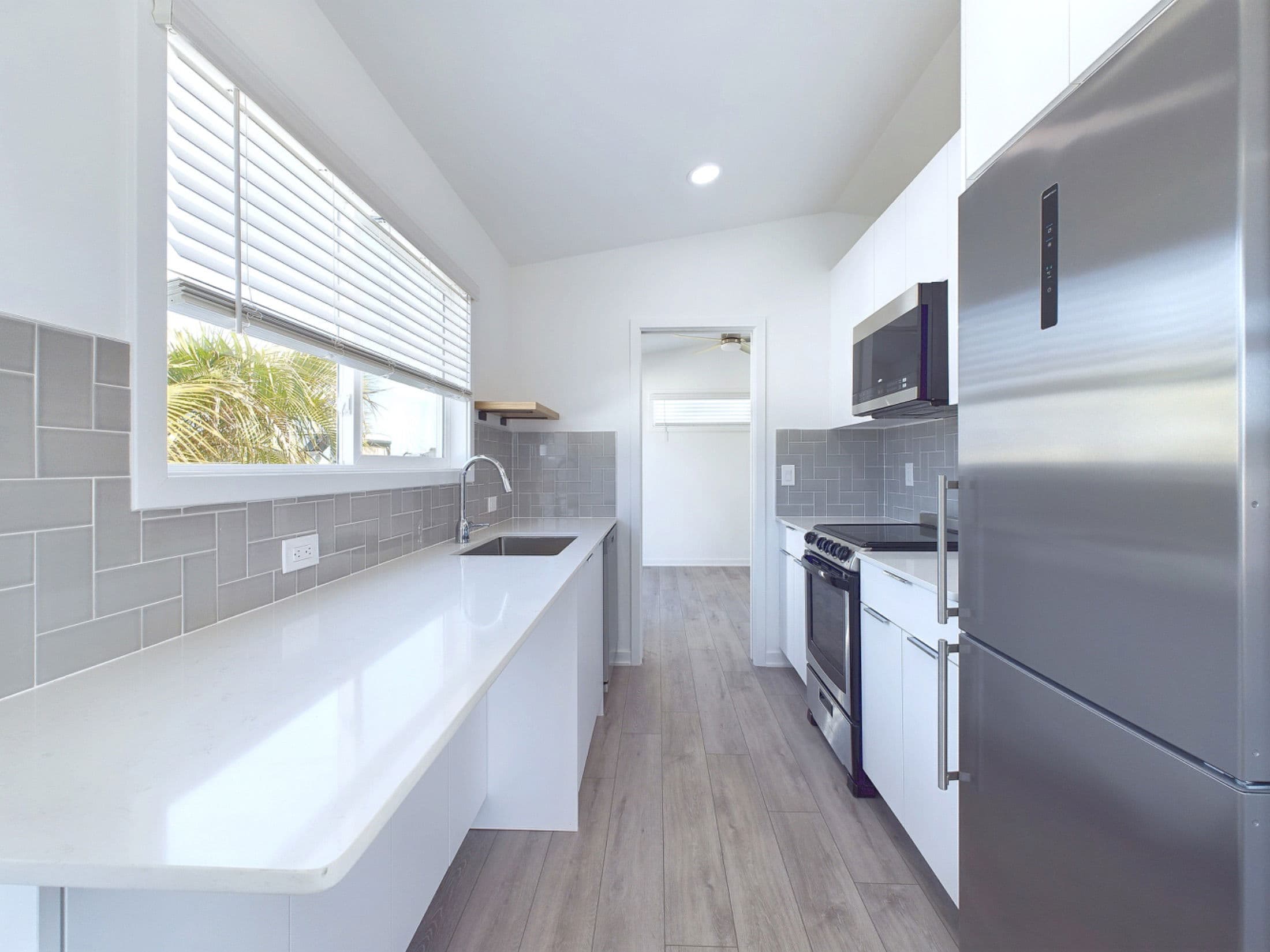 Salt rock interior and kitchen home features