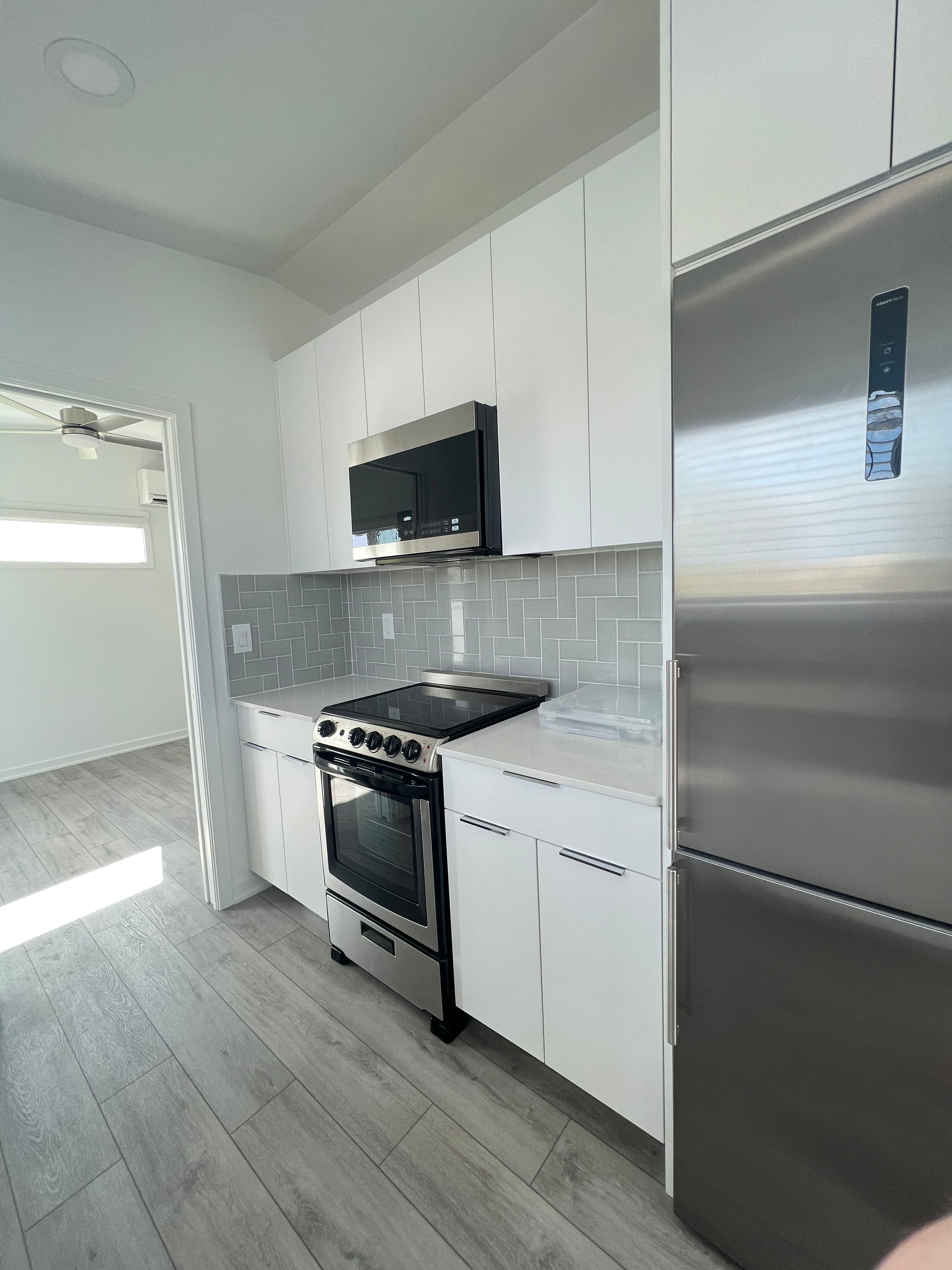 Salt rock interior and kitchen home features