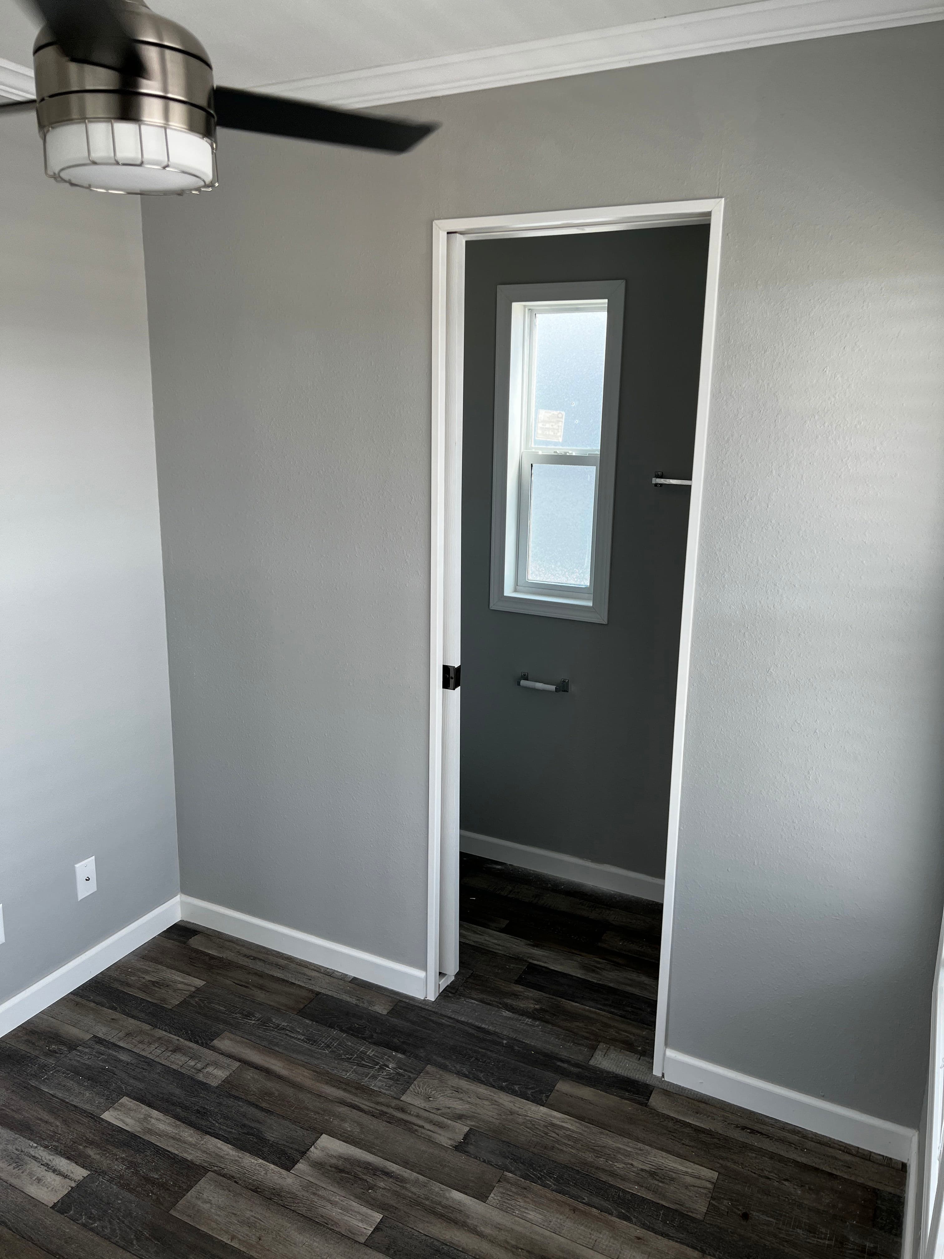 Hawk 12422a interior, bedroom, and bathroom home features