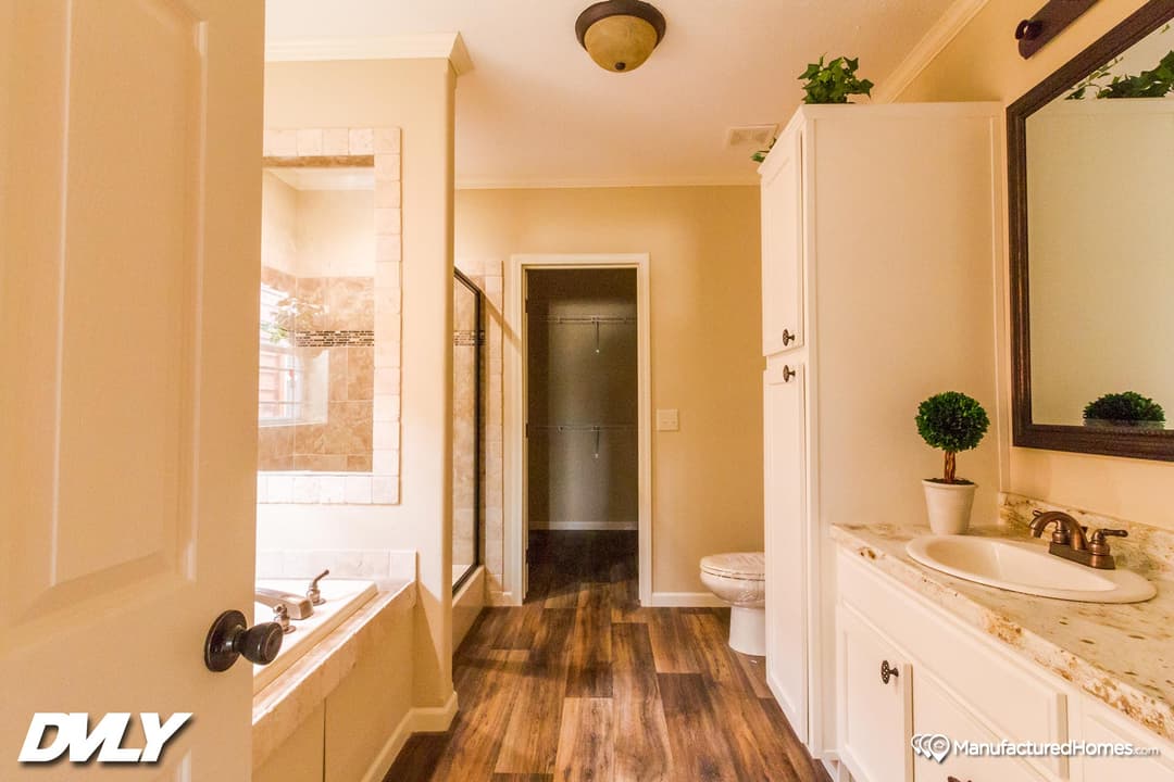 Ahaveh bathroom home features