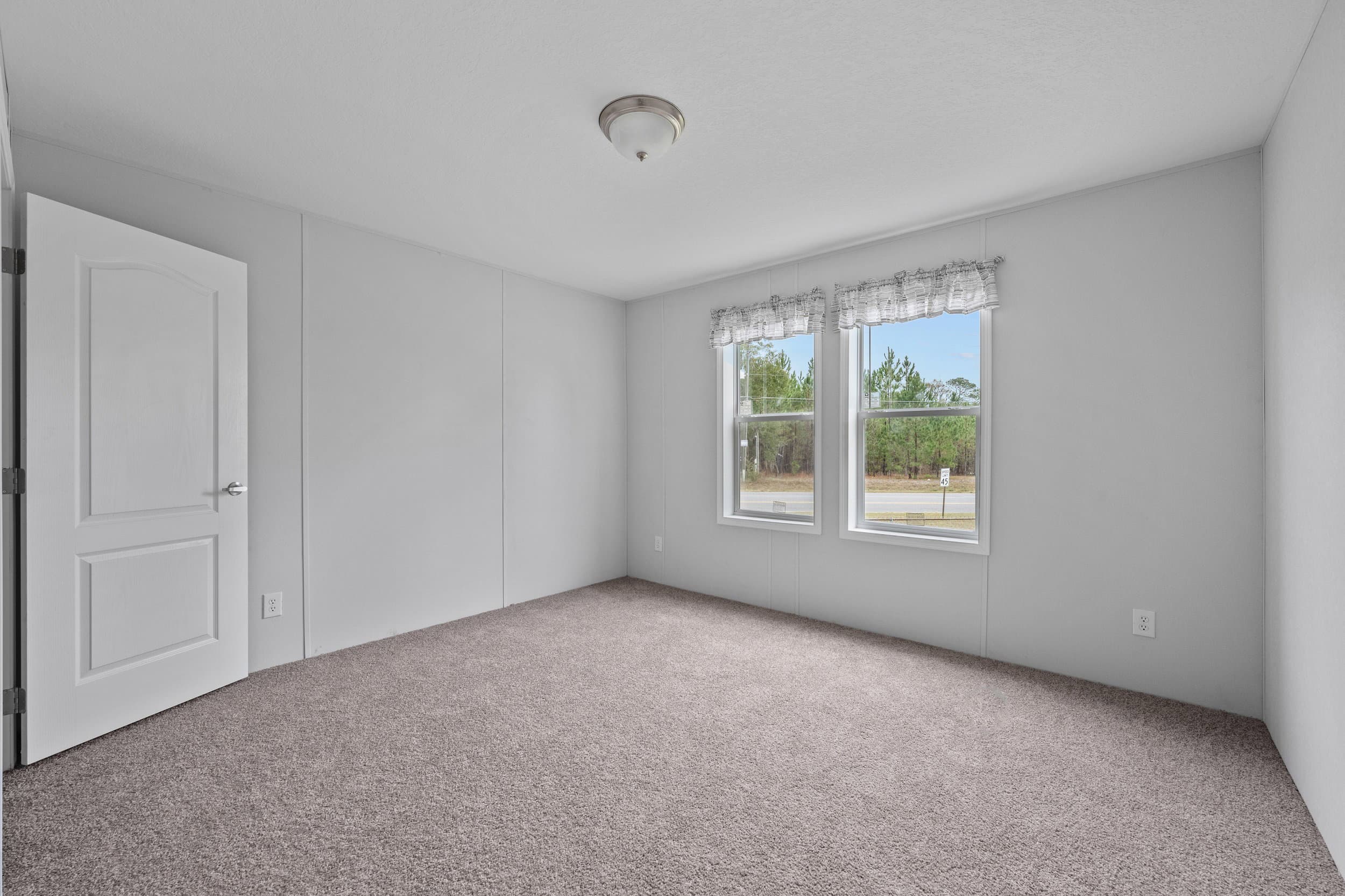 Venice w/study bedroom home features