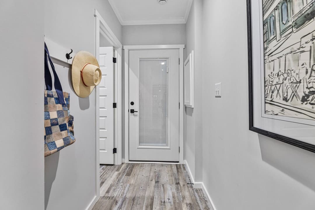 The davan | 28683a | hud interior home features