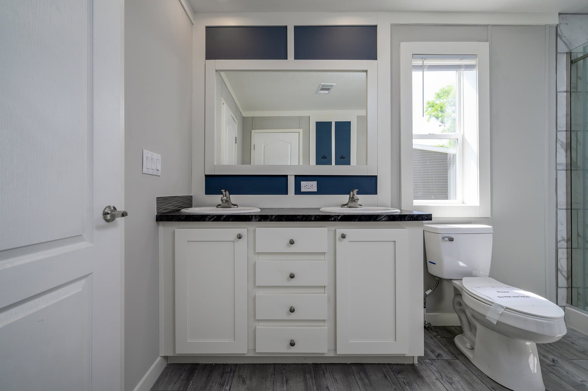 Marco 54 bathroom home features