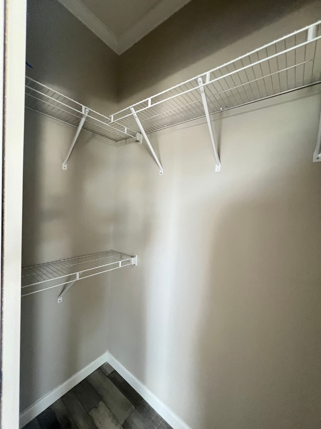 Hawk elite 13381d interior home features