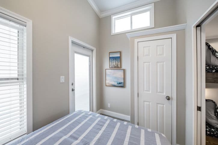 The avalon | 11341a | ansi bedroom home features