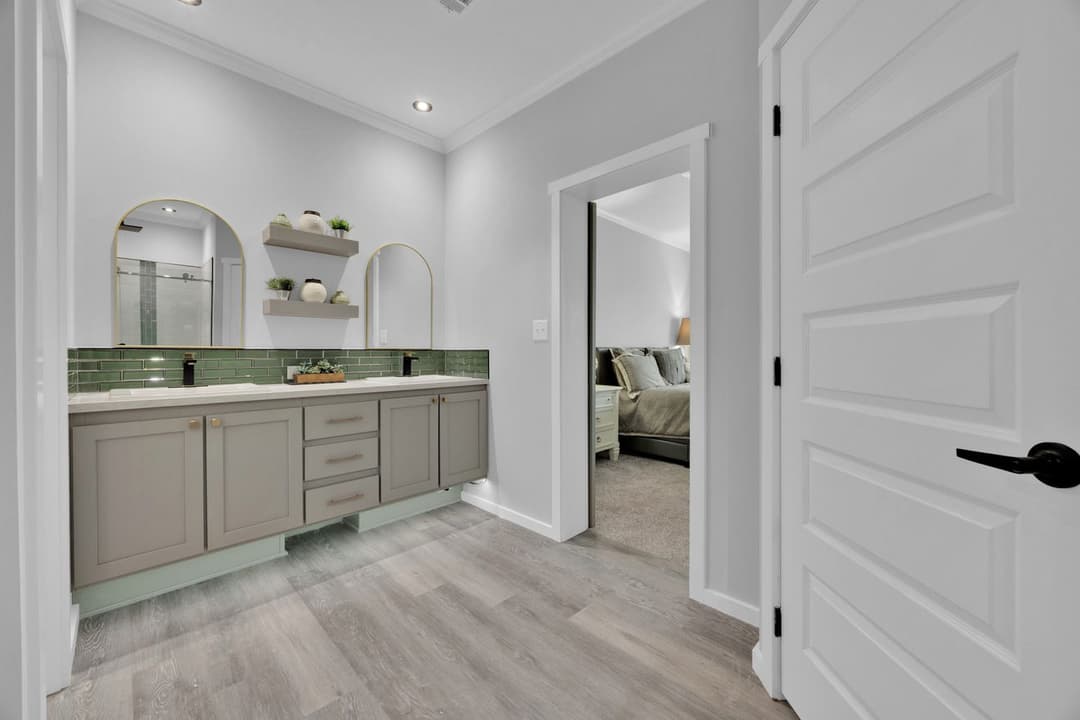 The quinn | 30523a | hud bathroom home features