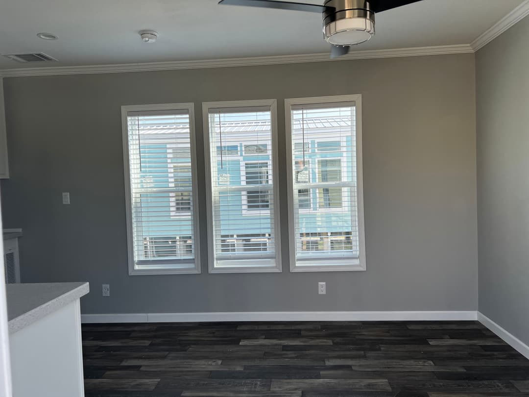 Hawk 12422a interior home features