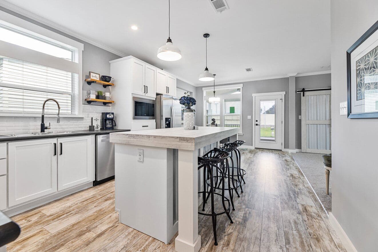 Cottage farmhouse 28522j kitchen home features