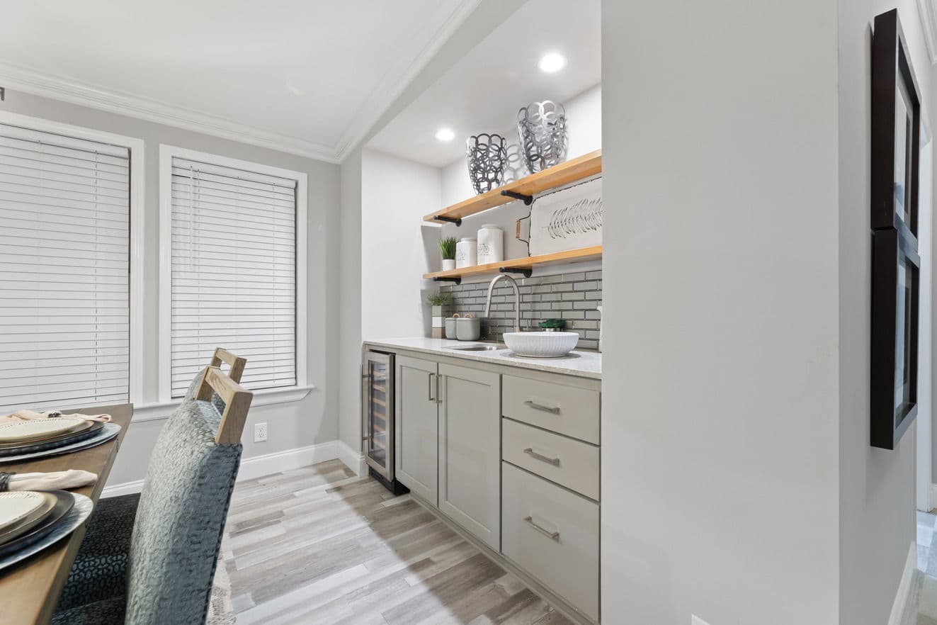 Isla ii 42484a interior home features