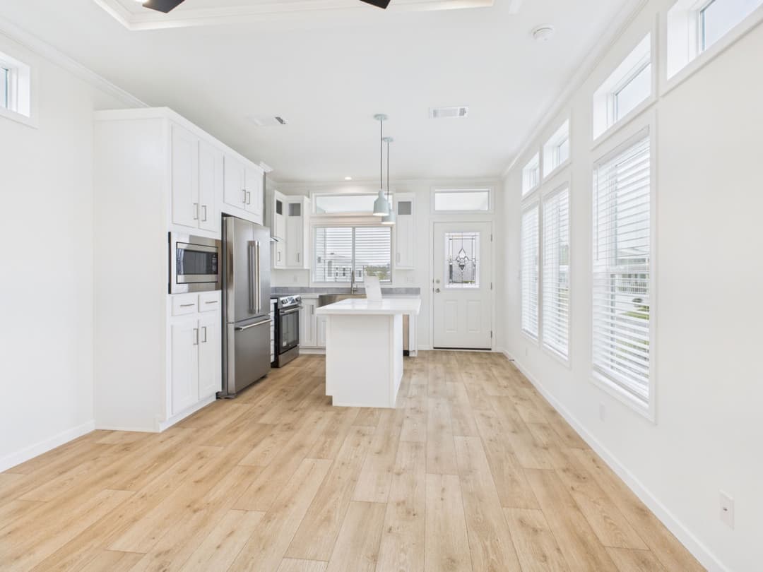 Lake charles 13381b interior home features