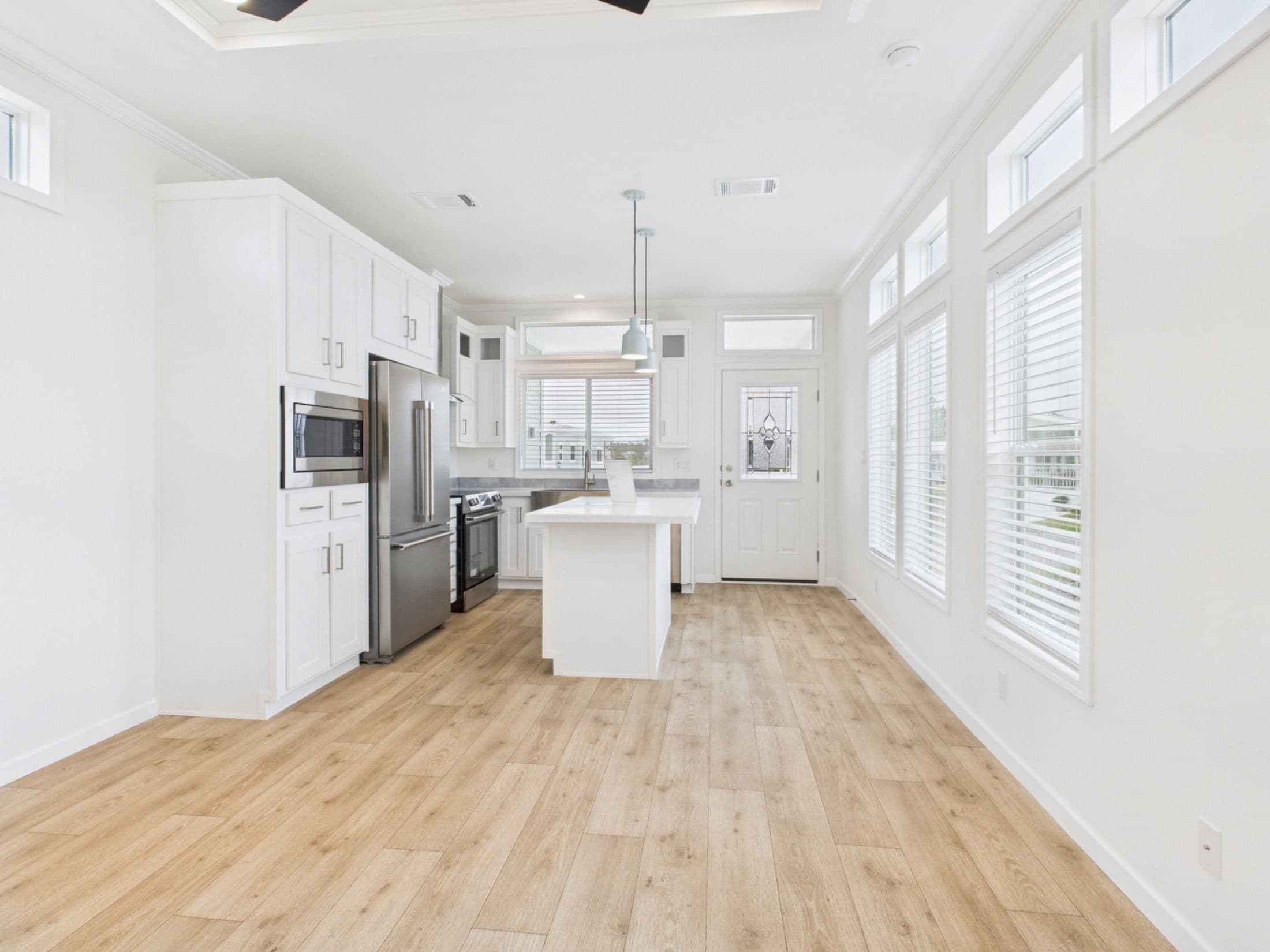 Lake charles 13381b interior home features