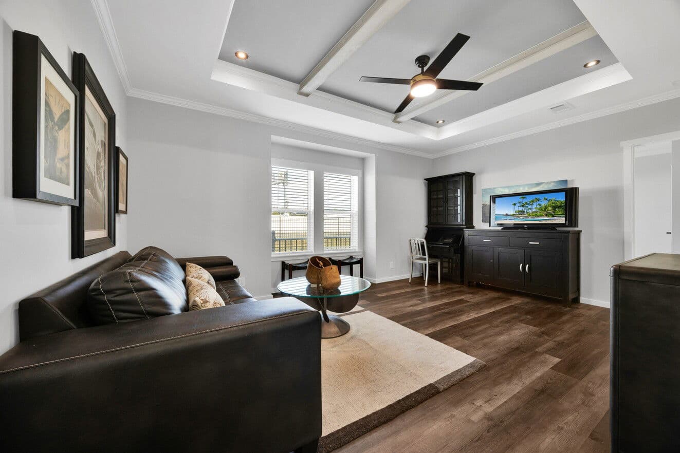 The draper | 40764a | hud interior home features