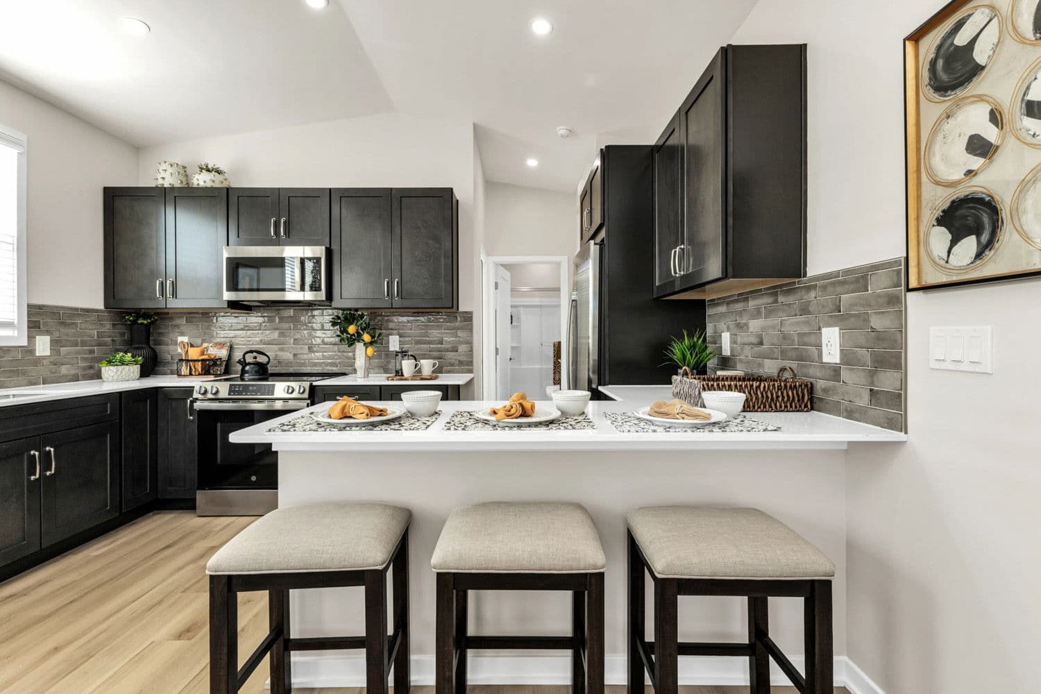 Chateau kitchen home features