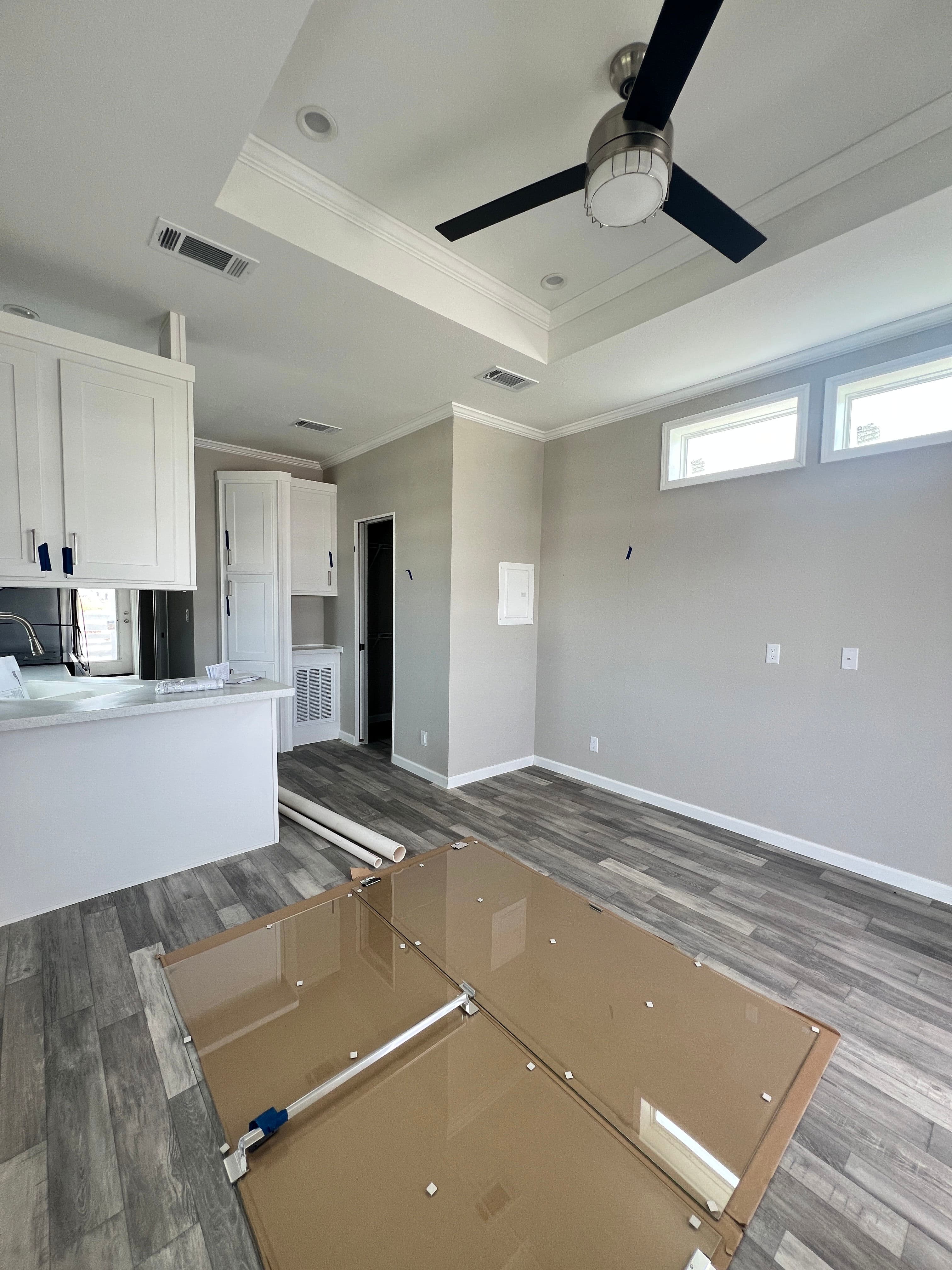 Hawk elite 13381d interior home features