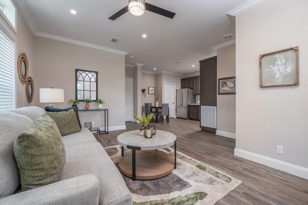 The chariot | 24442a | hud interior home features