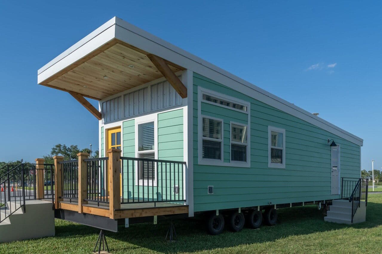 Wedge 13442s elevation and exterior home features