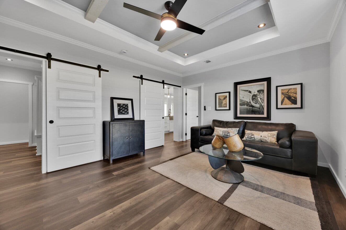 The draper | 40764a | hud interior home features