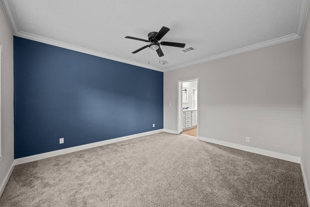 Merritt island bedroom home features