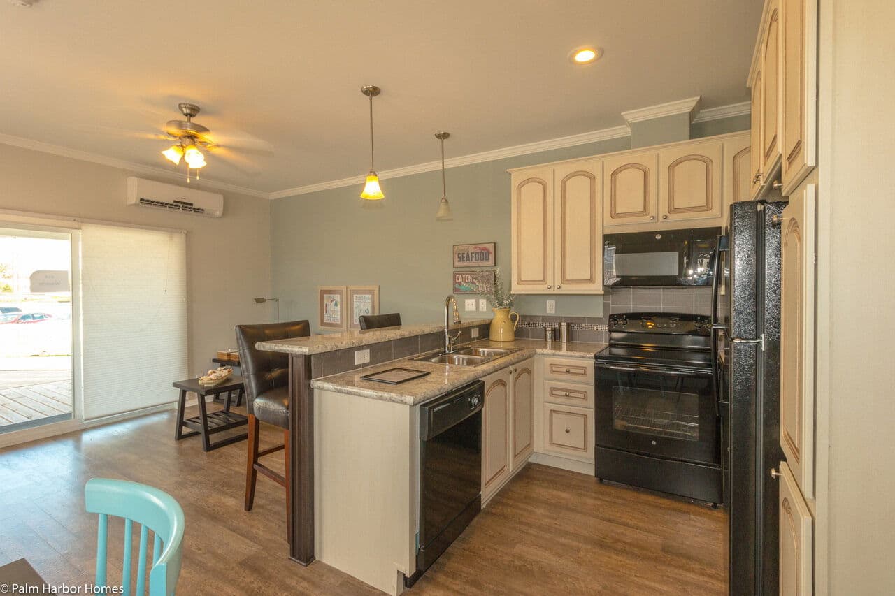 Waverly 15471a kitchen home features