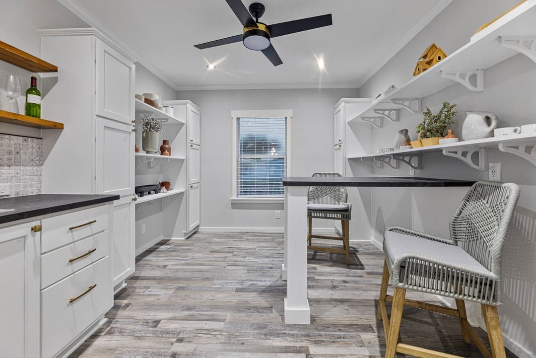 The davan | 28683a | hud interior home features