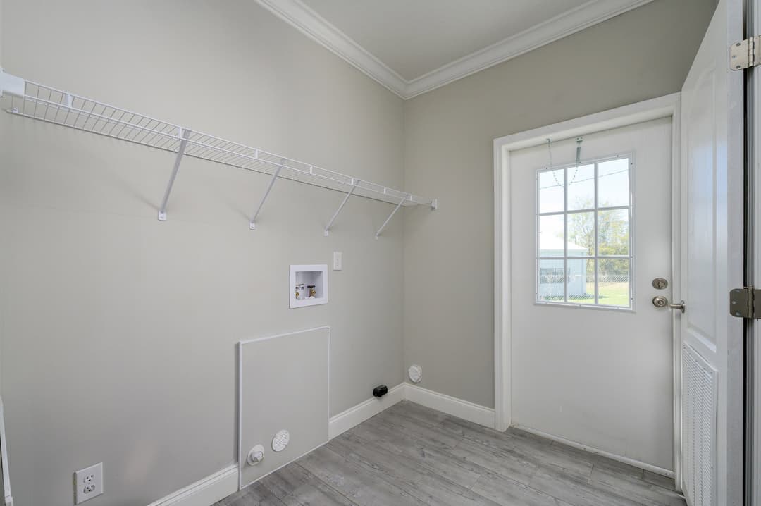 Loki interior home features