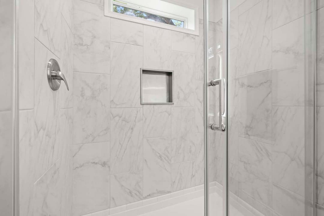 Silver springs 5046 bathroom home features