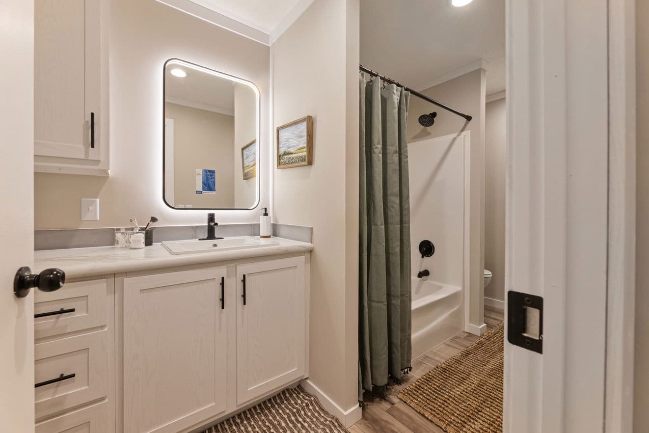 The atmos | 28603n | hud bathroom home features