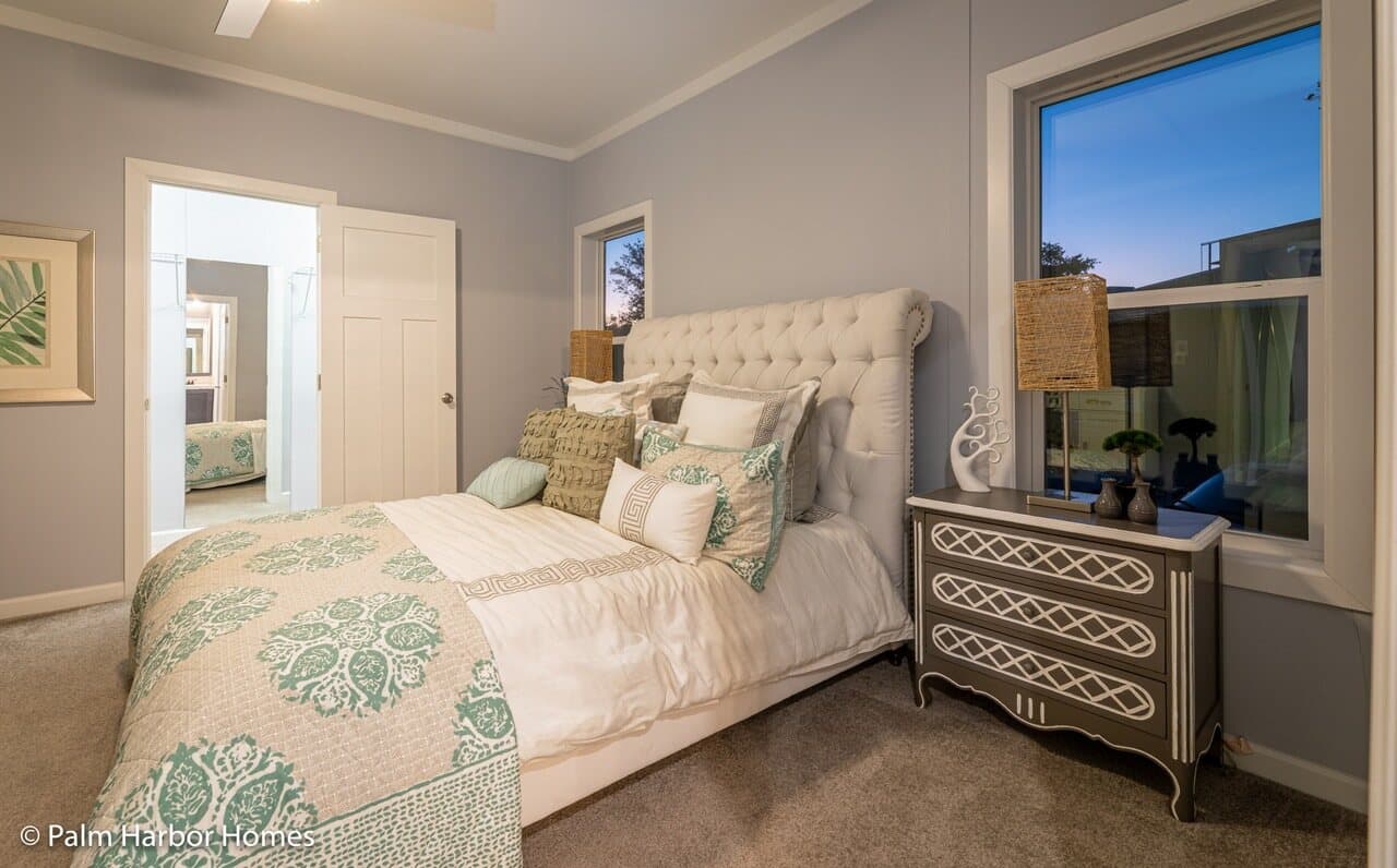 Jenkins 28522a bedroom home features