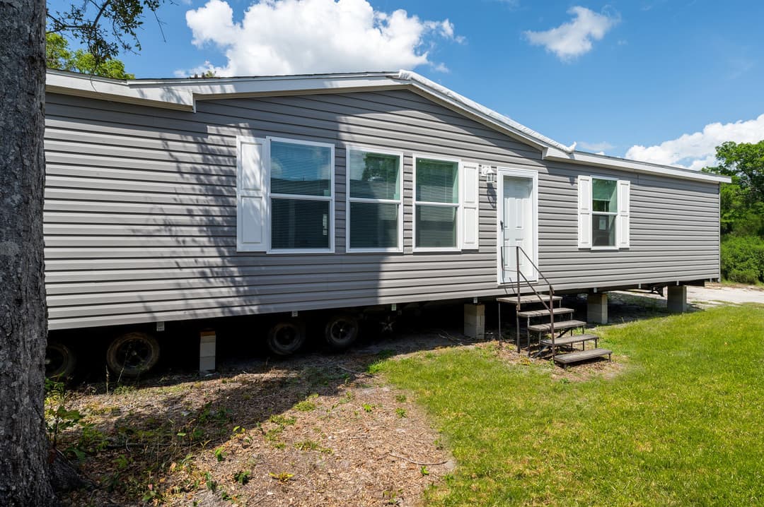 Marco 60 exterior home features