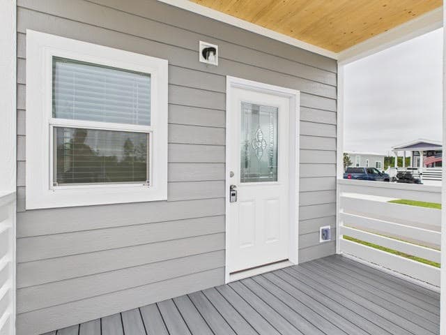 Matilda | ac12401a | hud exterior home features