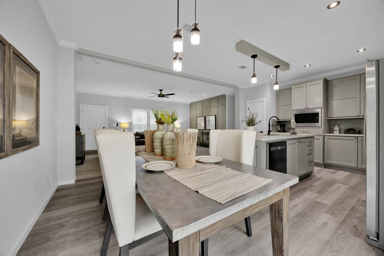 The quinn | 30523a | hud interior home features