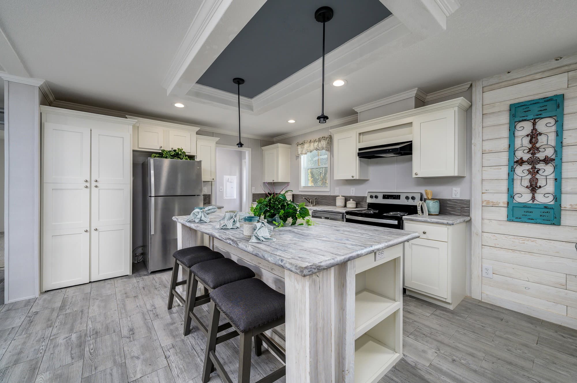 Marco 60 kitchen home features