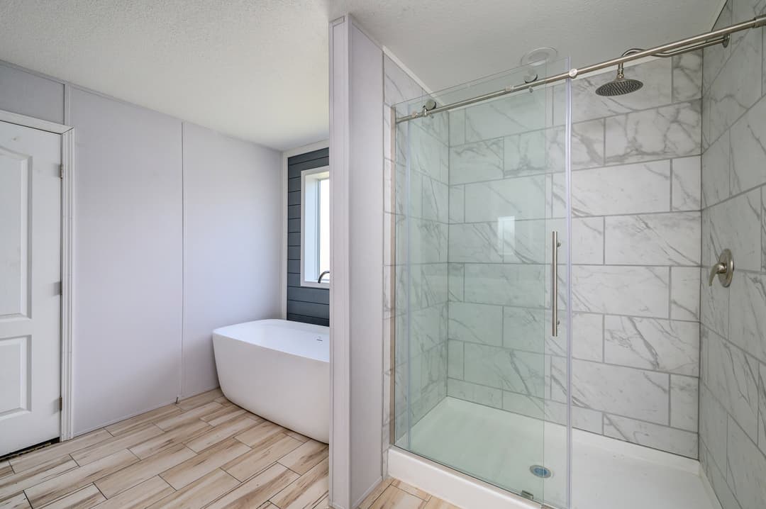 Palmetto bathroom home features