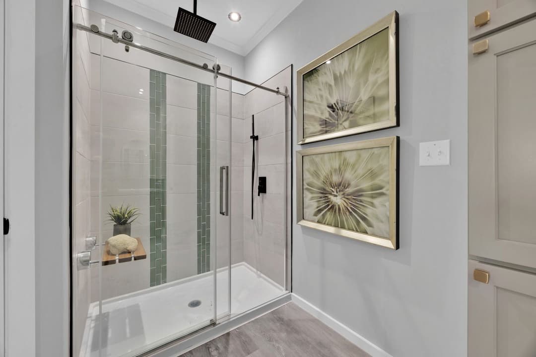 The quinn | 30523a | hud bathroom home features