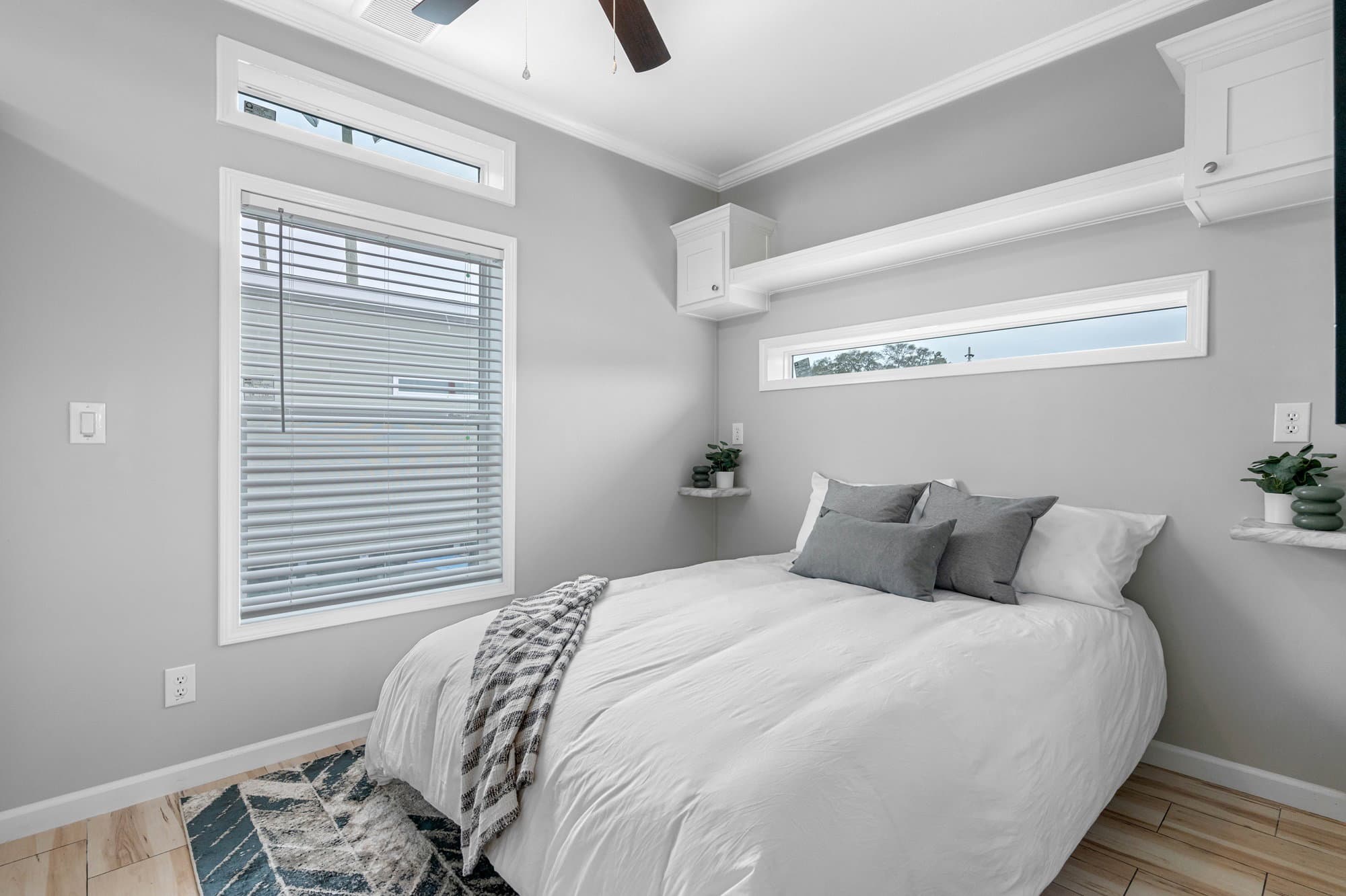 Daisy bedroom home features