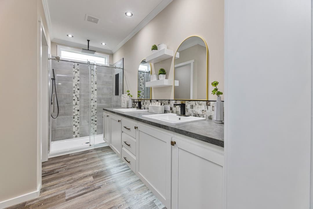 The pierce | 28562a | hud bathroom home features