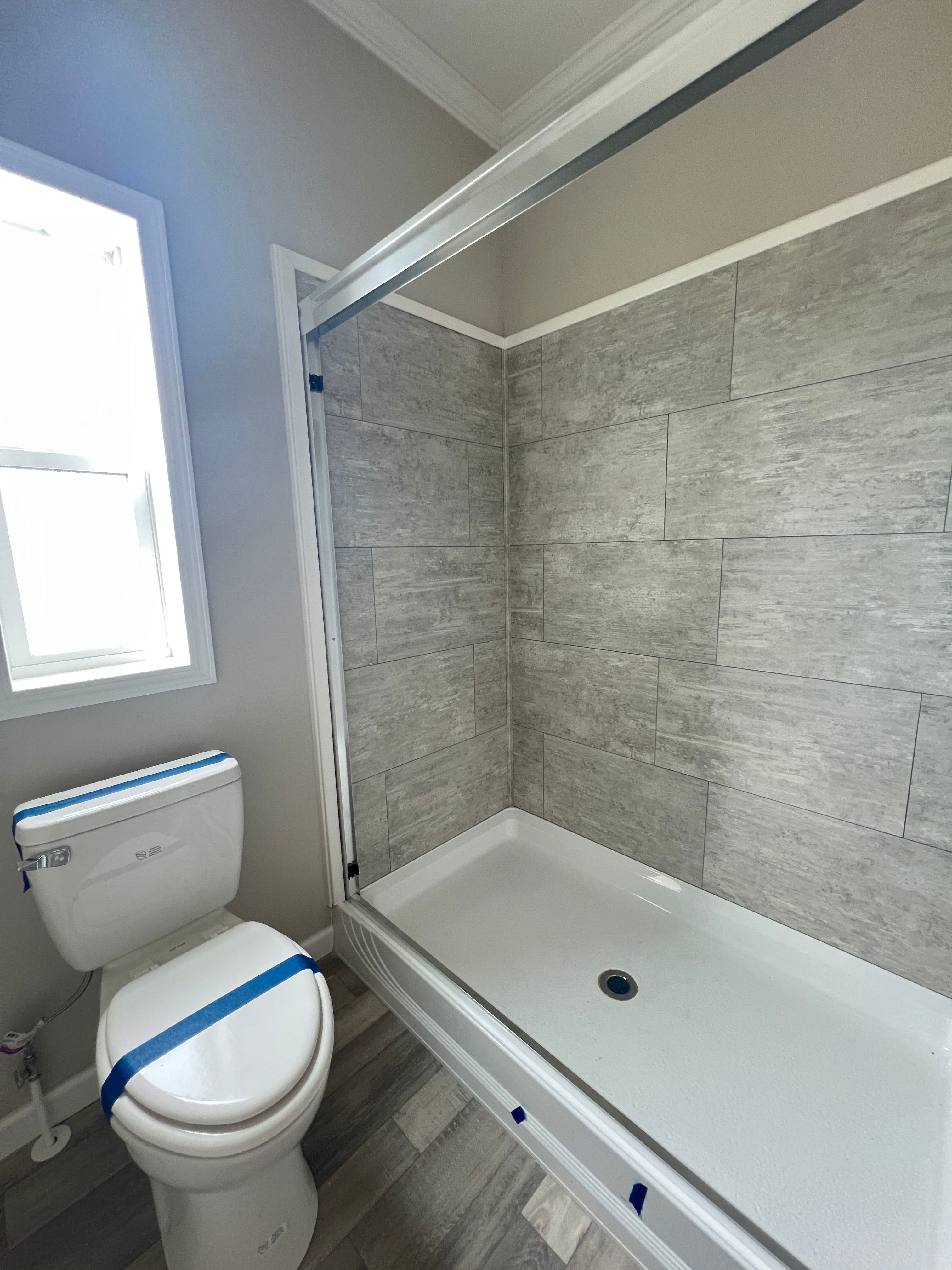 Hawk elite 13381d interior and bathroom home features