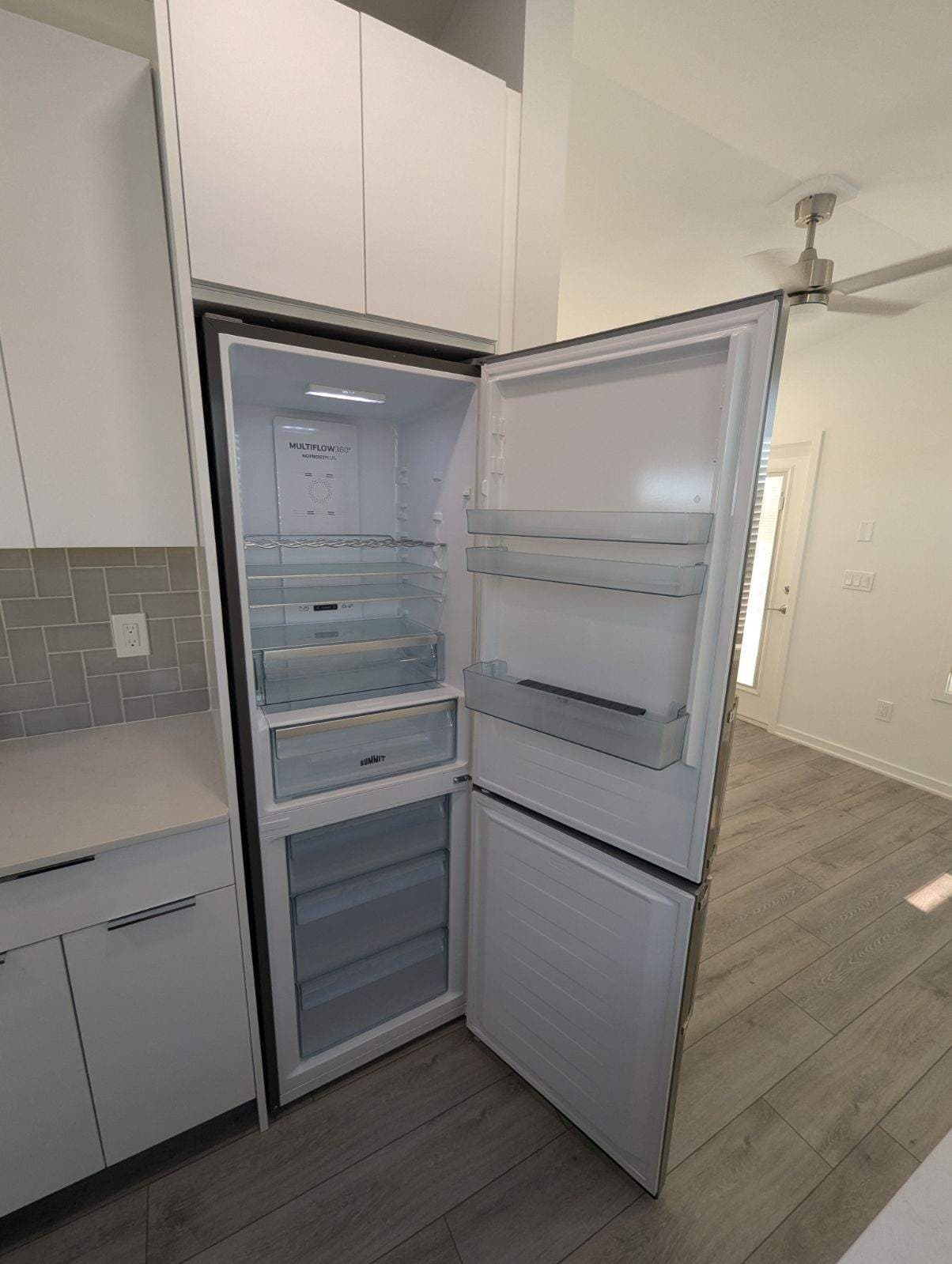 Salt rock interior and kitchen home features